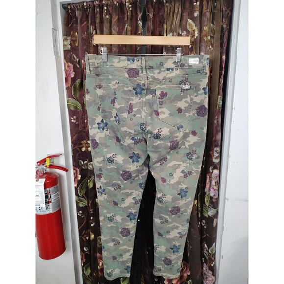 Women's Seven Jeans High Rise Straight Camo Floral Size 16 - Picture 15 of 16